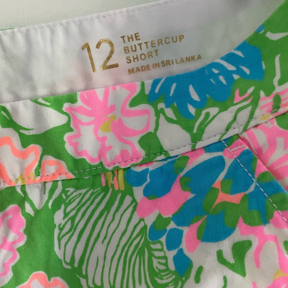 Lilly Pulitzer Buttercup scalloped shorts Size 12